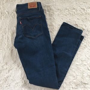 Levi’s Medium Dark wash mid rise skinny